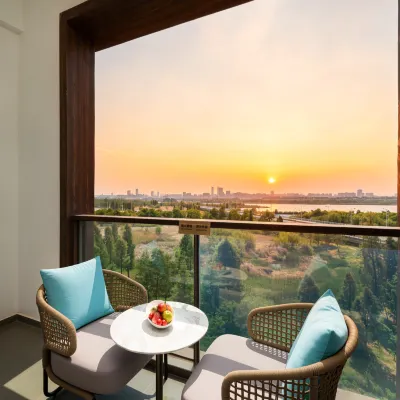 Kunming Dianchi Lake Steigenberger Hotel Hotels near Kunming West Hill