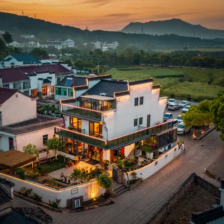 Jiuhuashan Jiaxuan Village (Tourist Service Center Store)