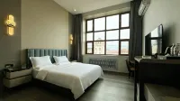 YICHUN XINQIAN ESPORTS HOTEL - parking