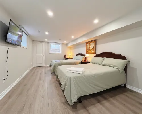 Cozy & Modern Ensuite Basement Rooms - Steps to Subway & Downsview Rogers Stadium Hotels near Downsview Metro Station