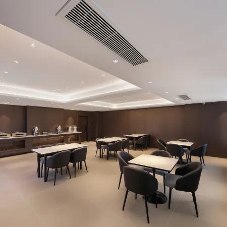 Lizhen Hotel (Pangdonglai Sanpang Branch)