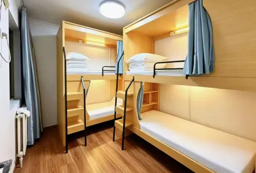 Wenli Qingju Homestay (Zhengzhou University First Affiliated Hospital He Hospital Area)