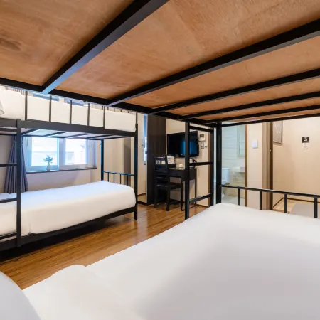 Soosong Guesthouse Gwanghwamun Myeongdong Отели рядом с достопримечательностью «Храм Ёгиеса»