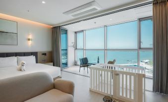 Wave M Hotel West