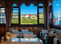 Lobbum Tsang Boutique Hotel