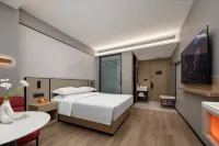 Baiman Hotel (Ganzi Batang 318 National Highway Branch)