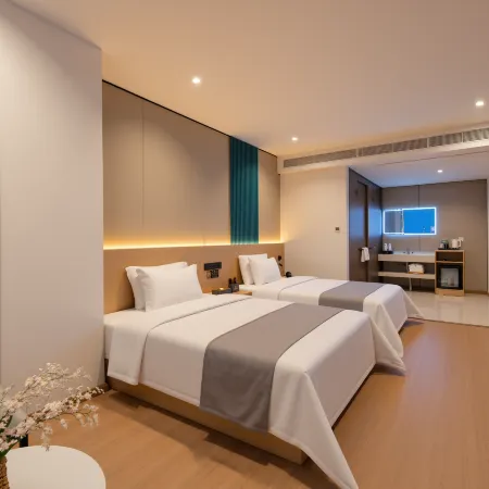 Xishuangbanna Xinya Holiday Hotel (JingHong Gao Zhuang Xi Shuang Jing Xingguang Night Market Branch)