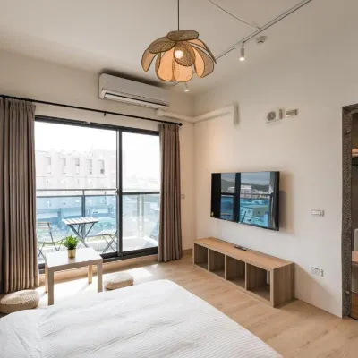 Chunns Inn Hotels near Alang Yi Trail