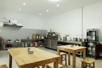 Yifeng Hongteng Business Hotel - 애견동반