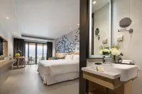 Alika Hotel - Bergblick