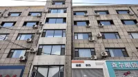 Nong'an Qingyaju Homestay (Hongqi Primary School Branch) - Parkplatz