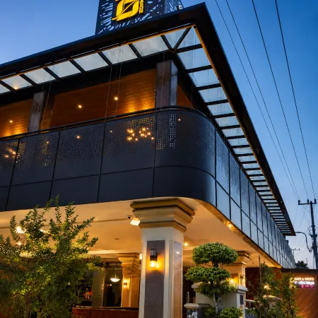 GOLDEN SEASON HOTEL
