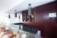 Sunset Hill Resort - bar