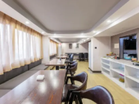 尚特優品飯店（咸寧通山政府廣場客運站店） 通山住宿飯店