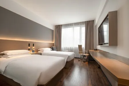 Perfect Hotel (Chunxi Road Eastern Suburb Memory)