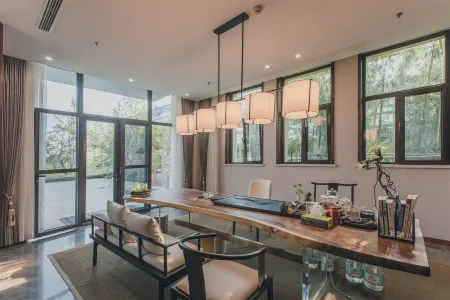 Yiyuan Oriental Academy Отели в г. Сиюань