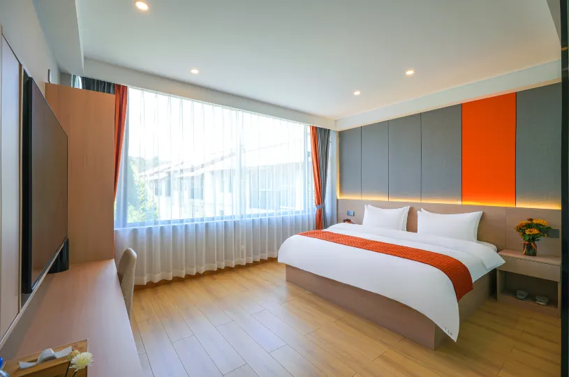 Moon Bay Boutique Hotel