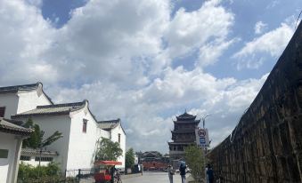 Half Moonlight Inn (Chaozhou Ancient City)