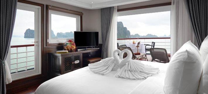 Paradise Grand Cruise Hotels in Tuan Chau
