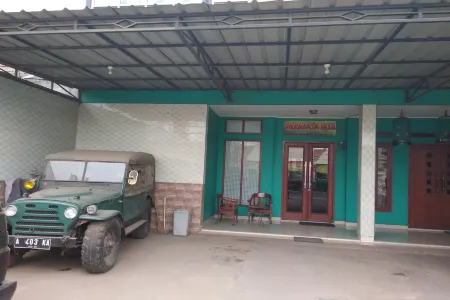 Surabaya Jaya Hotel Near Soekarno Hatta Airport Redpartner Отели в г. Тангеранг