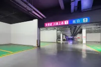 Cloud Hotel (Hejin Huayue Plaza) - parking