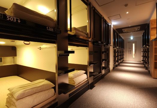 아크로 캡슐 호텔 난바 도톤보리