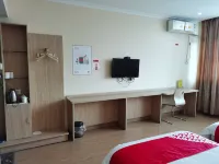Tiantian Sunshine Hotel (Shuangfeng West bus station)