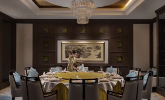 Century Huatian Hotel