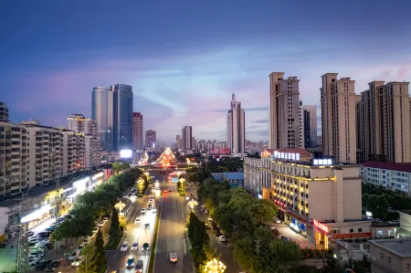 Xiqiu Leju Hotel (Shangqiu Yigao Municipal Government Branch) Отели рядом с достопримечательностью «Jinshiji Square»