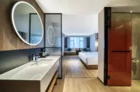 H World Ni Hao Hotel (Hengdian Film City Pedestrian Street)