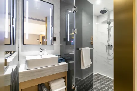 Echarm Hotel (Guangzhou Huashi Metro Station)