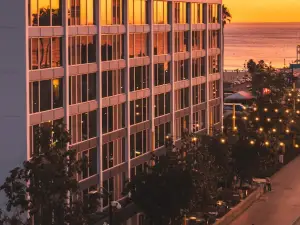 Top 10 4-Star Select Hotels in Santa Monica