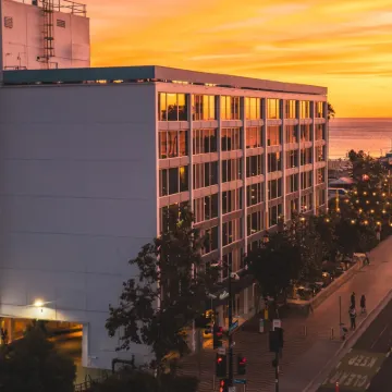 聖莫妮卡碼頭飯店 Mt. Olive Lutheran Church附近的飯店