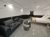 Cloud E-sports Art Hotel