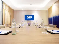 Holiday Inn Express & Suites BANGKOK CENTRAL PIER by IHG Hotels near BTS-Surasak