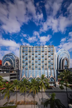 Lanou International Hotel Xishuangbanna Jinghong Poshui Square Отели рядом с достопримечательностью «Xishuangbanna Folk Custom Garden»