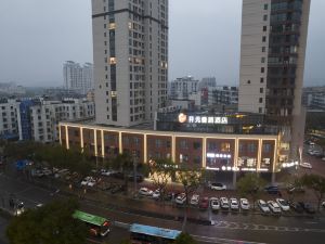 Manju Hotel (Taizhou Linhai Yintai Branch)