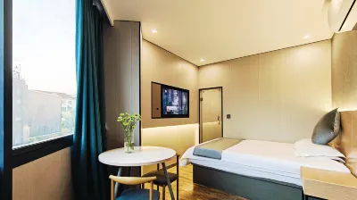 Changhong Hotel (Shanghai Xincun Road Subway Station Tongji Hospital) Hotels near Shanghai University of Engineering Science (Xincun Road)