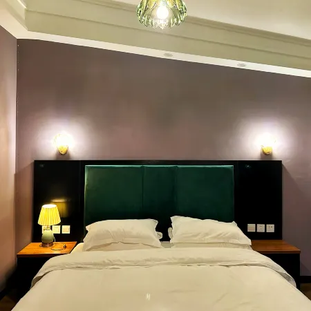 Xingyi Yunshang Garden Homestay (Wanfenglin Xiangchou Market)