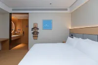 JI Hotel (Zhuhai Seaside Swimming Pool Lovers South Road) Hotels in Zhuhai