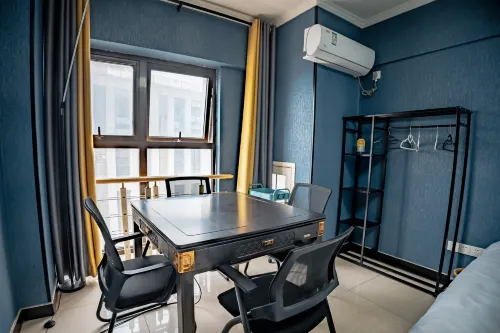 Leiyan E-sports Apartment (Xuzhou Railway Station Hexin Square)