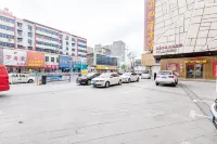Zhixiang Hotel, Tomatoes, Luohe - parking