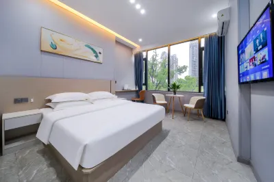 Caifa Hemei Hotel (Zhongnan University of Economics and Law Branch)