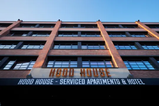 Hood House Отели рядом со станцией Hoheneichen Railway Station