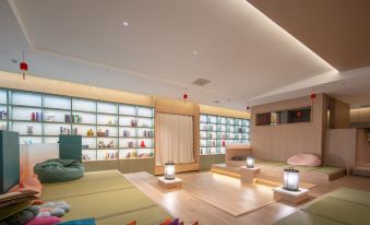 Xinxiang Olive Spring Hotel