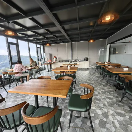 Xijiang Zhixi Hotel (Qianhu Miaozhai West Gate Tourist Service Center)