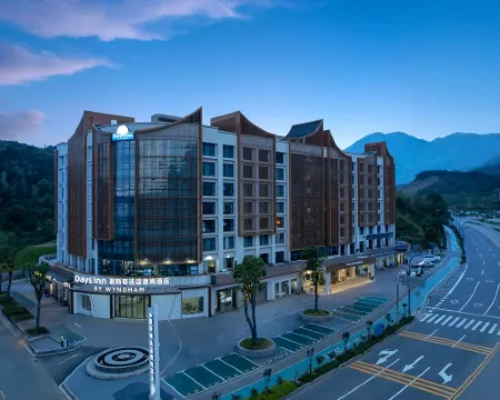 Days Inn Select by Wyndham Wugongshan (Visitor Center Branch) Hotels in Luxi