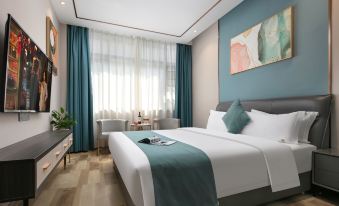 Manwei Cinema Hotel (Changde Golden Diamond Plaza Pedestrian Street)