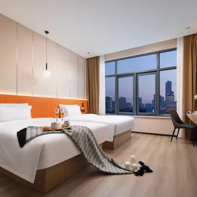 Qichi Hotel (Jingdezhen Imperial Kiln Factory People's Square Branch) Hotels near Fuzhou Lane Memorial Archway