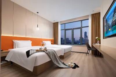 Qichi Hotel (Jingdezhen Imperial Kiln Factory People's Square Branch) Hotels near Moon Lake Scenic Area